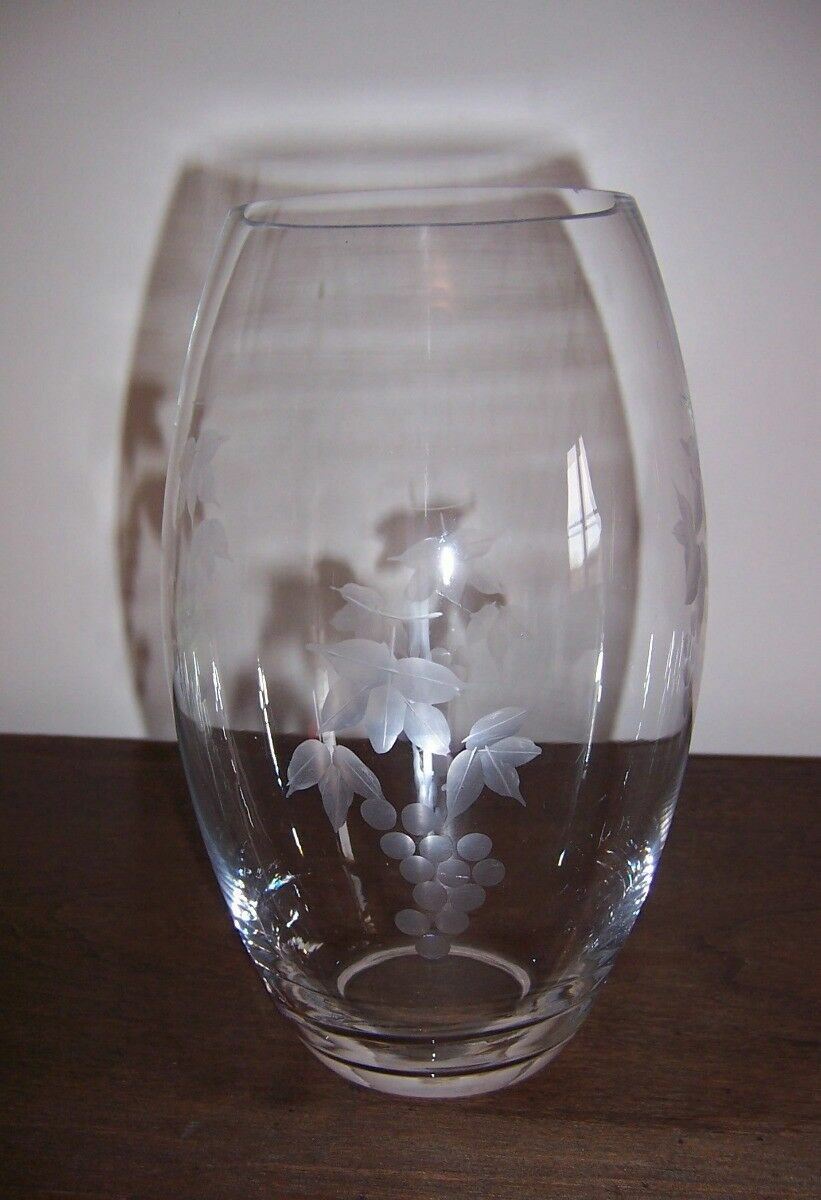Large Clear Glass Vase – Wheel Cut Grape & Leaf Pattern – Ground Rim – Unmarked