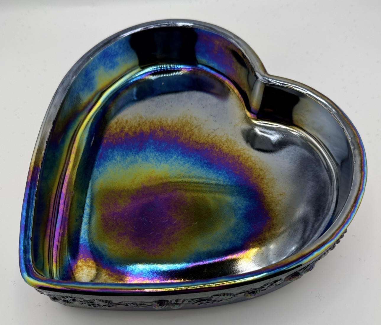 Fenton Wild Strawberry Carnival Glass Heart Lidded Trinket Box Dark Amethyst 8″