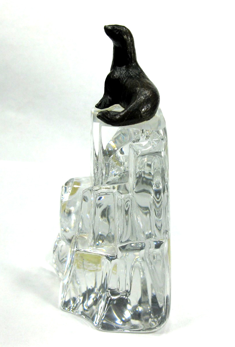 Vinardi Full Lead Crystal Glass w/ Bronze Seal on Top Figure Sculpture 1982