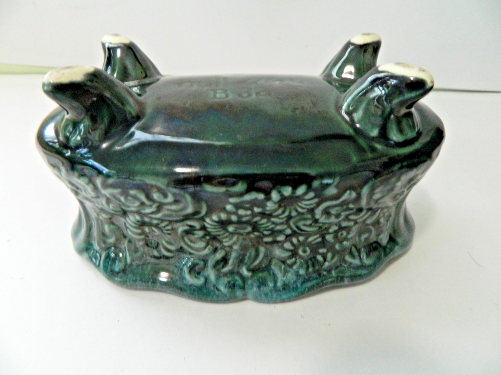 HULL USA # B32 OVAL PLANTER,SCULPTED FLORAL GREEN BLUE DRIP ART POTTERY 7″ LONG