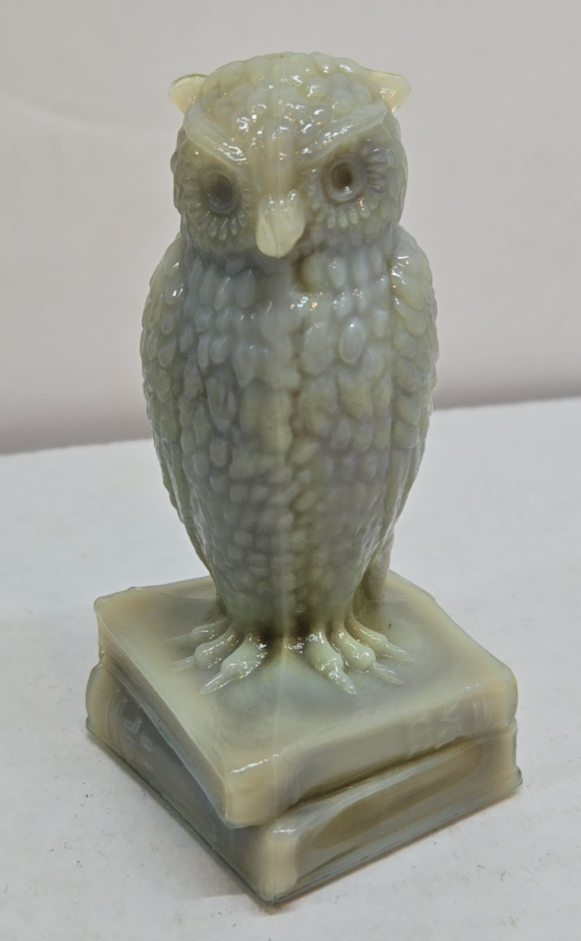 Vintage Degenhart Glass Wise Owl Books Figurine Jade Opal Gray Green Slag D Logo