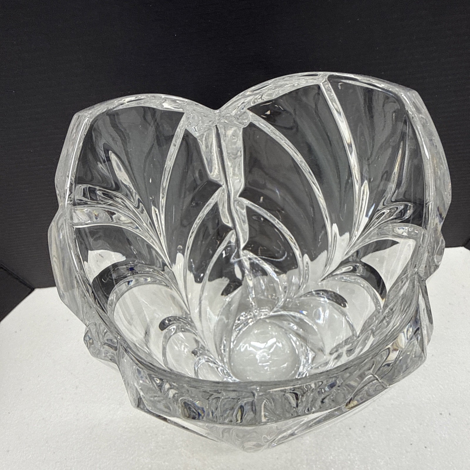 Vintage Signed Marquis by WATERFORD 9″ PALMA Cut Crystal Vase Palm Leaf