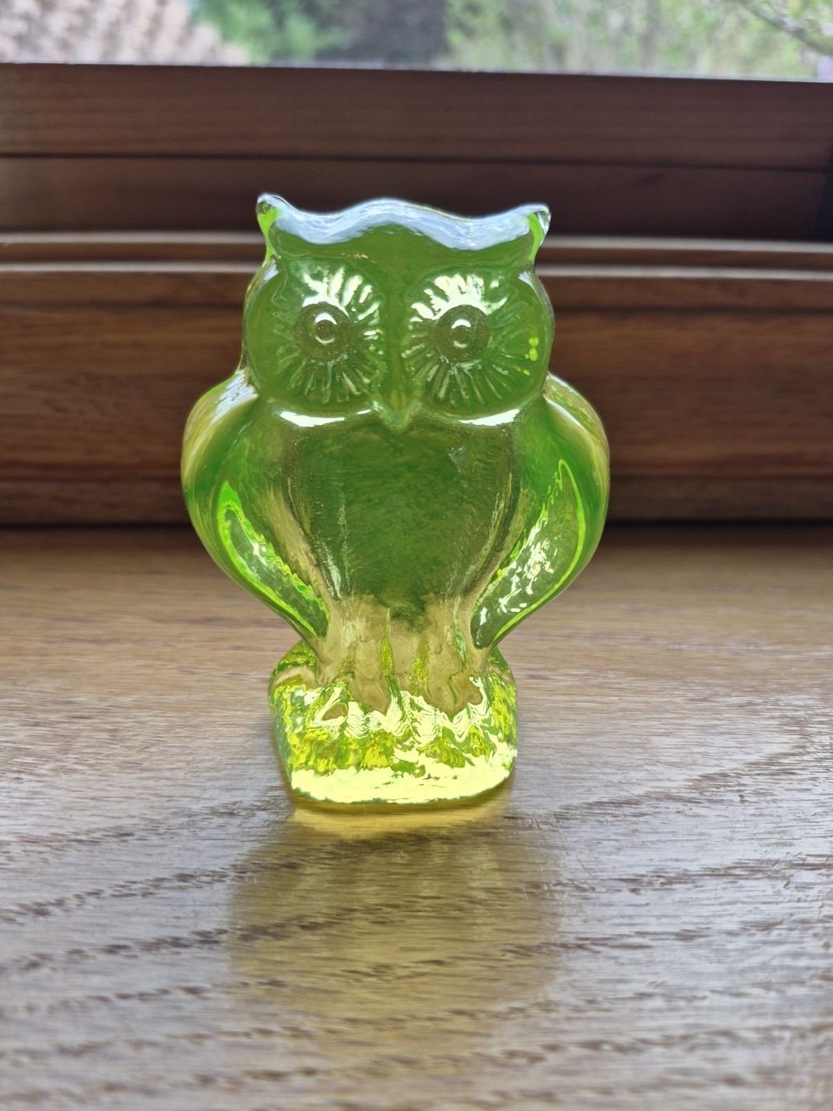 Vaseline Uranium Glass Glossy Owl Figurine Glows 3.25 Inches