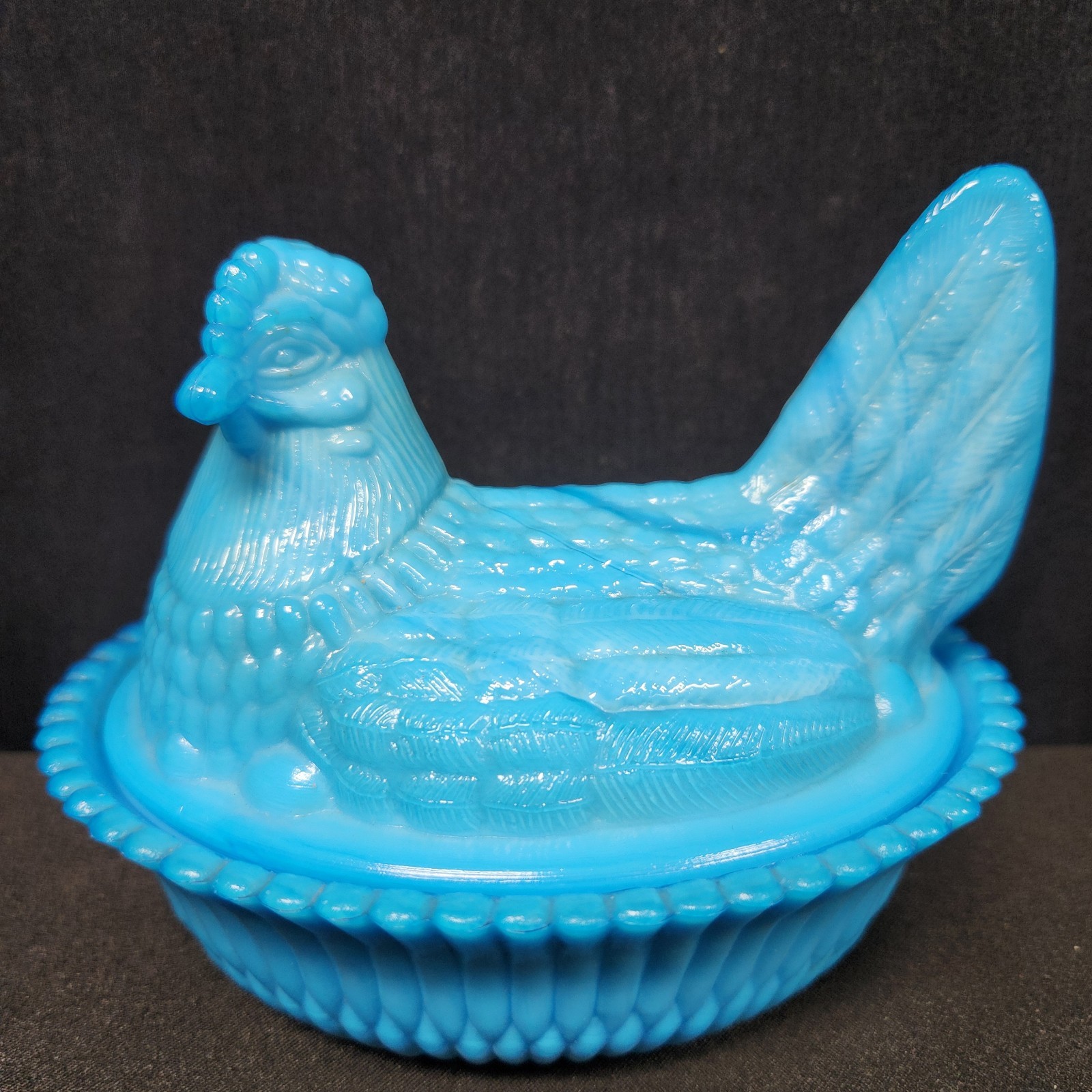 Vintage HTF Rare 150 Boyd 5.5″ Capri Blue Hen on A Nest Glass Chicken