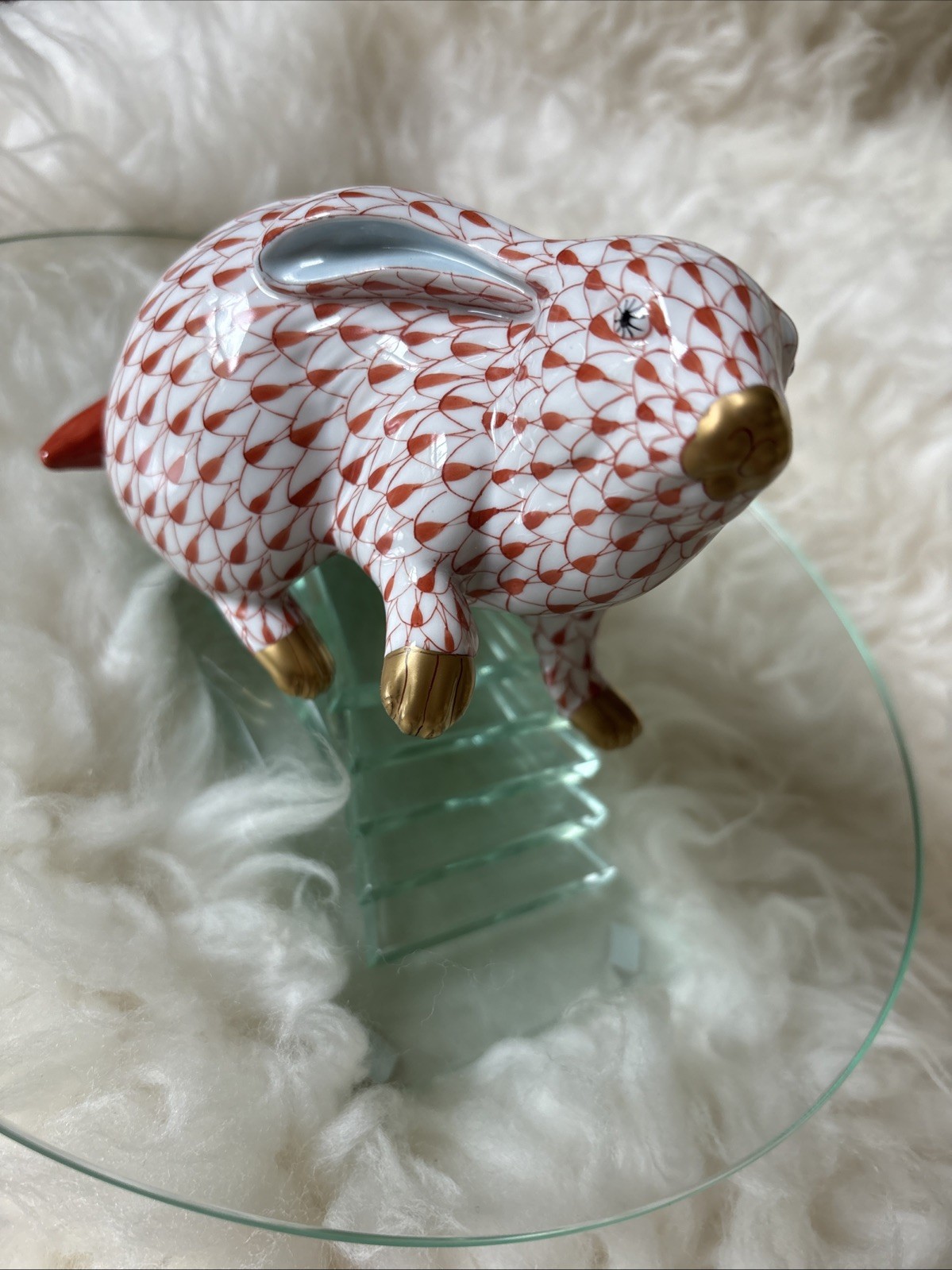 Large Herend Sitting Bunny Rabbit One Paw Up -rust Fishnet-MINT