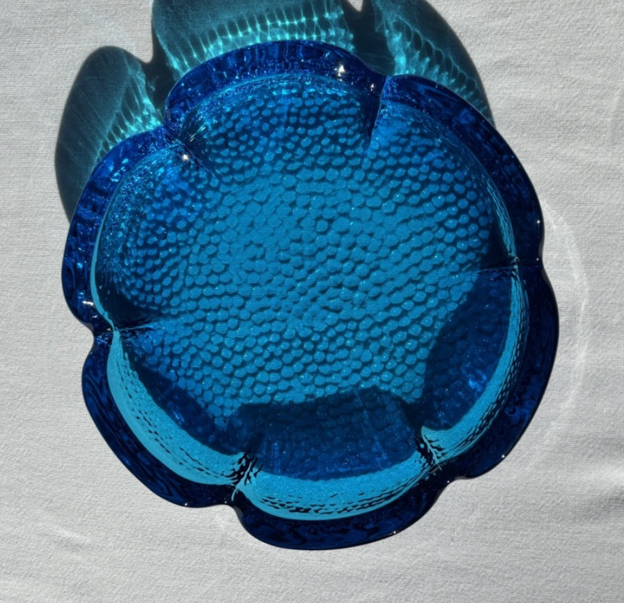 Anchor Hocking Blue Lotus Flower 7 1/4 Inch Ashtray Very Good Used Cond.