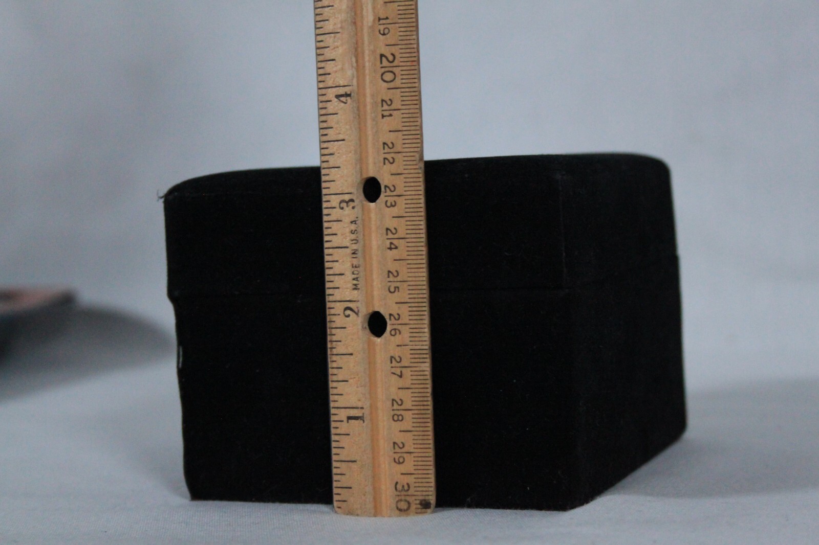 RARE LIVING QUARTERS AMERICAN FLAG CRYSTAL 3D CUBE PAPERWEIGHT NEW IN VELVET BOX