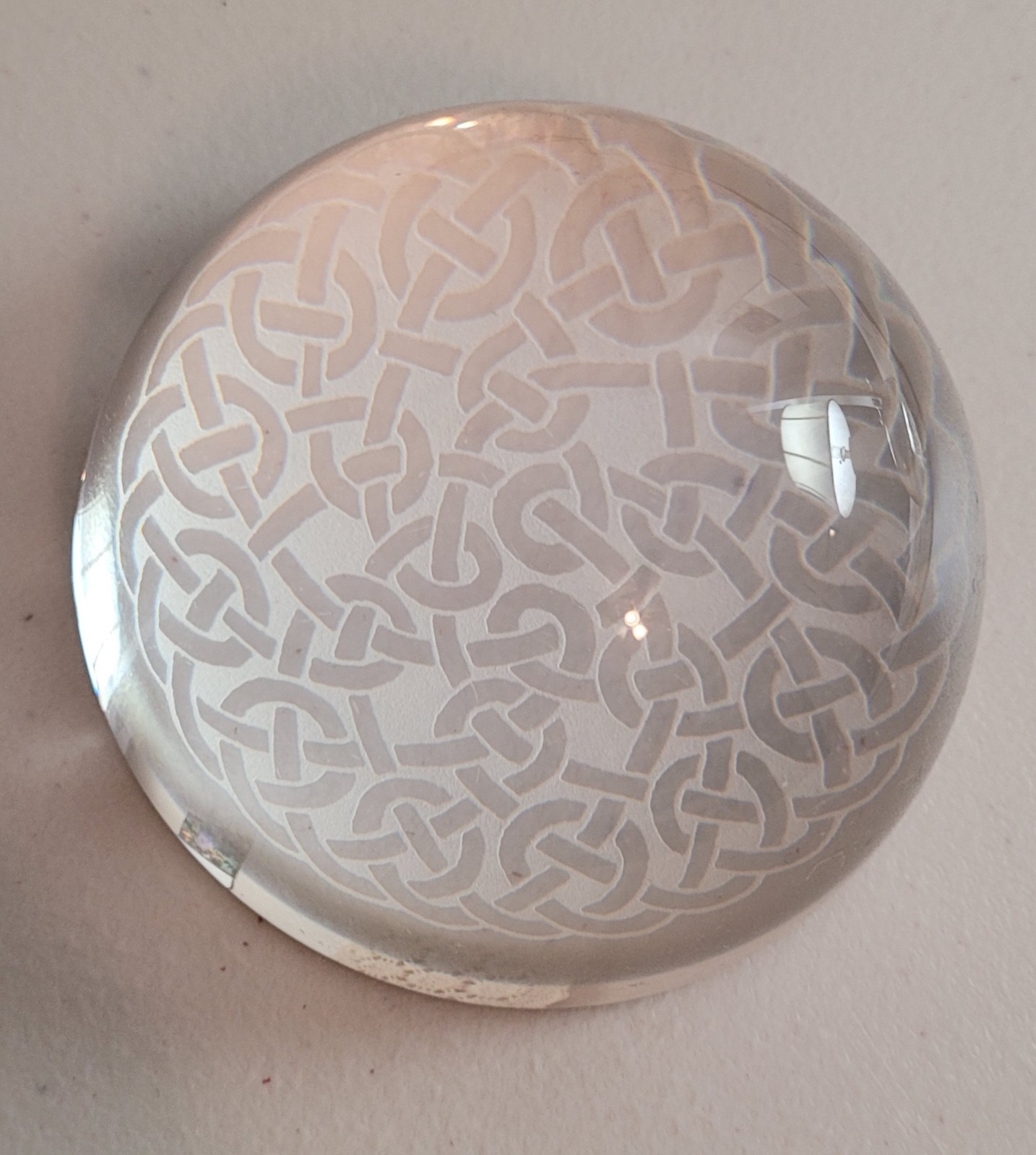 edinburgh crystal Clear Etched 3″ Round paperweight Geometric Pattern With Loops