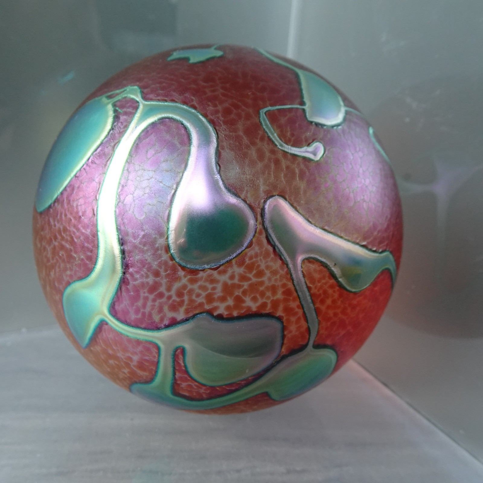 3.2″ Signed Robert Held Art Glass Metallic Threads Paperweight w/ Label