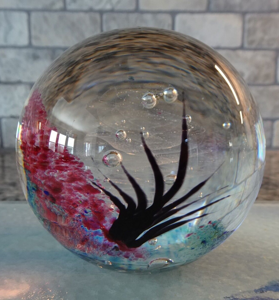 1991 Signed Johnathan Winfisky Round Seascape Art Glass Paperweight
