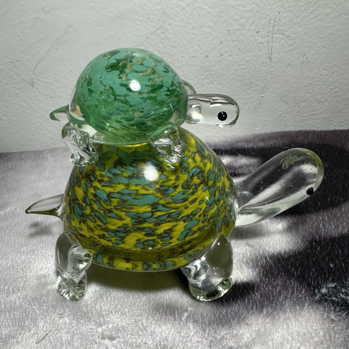 LENOX ART GLASS YELLOW SPECKLED TURTLE WITH SMALLER GREEN SPECKLED TURTLE ON TOP