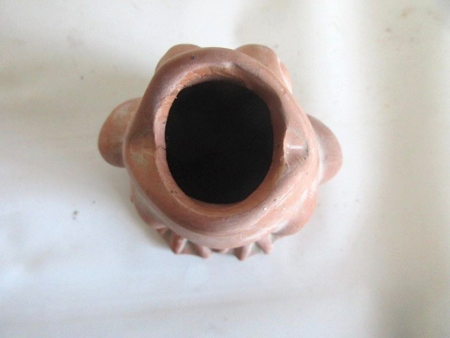 Vintage 1983 Seymour Mann Bisque ceramic frog bud vase