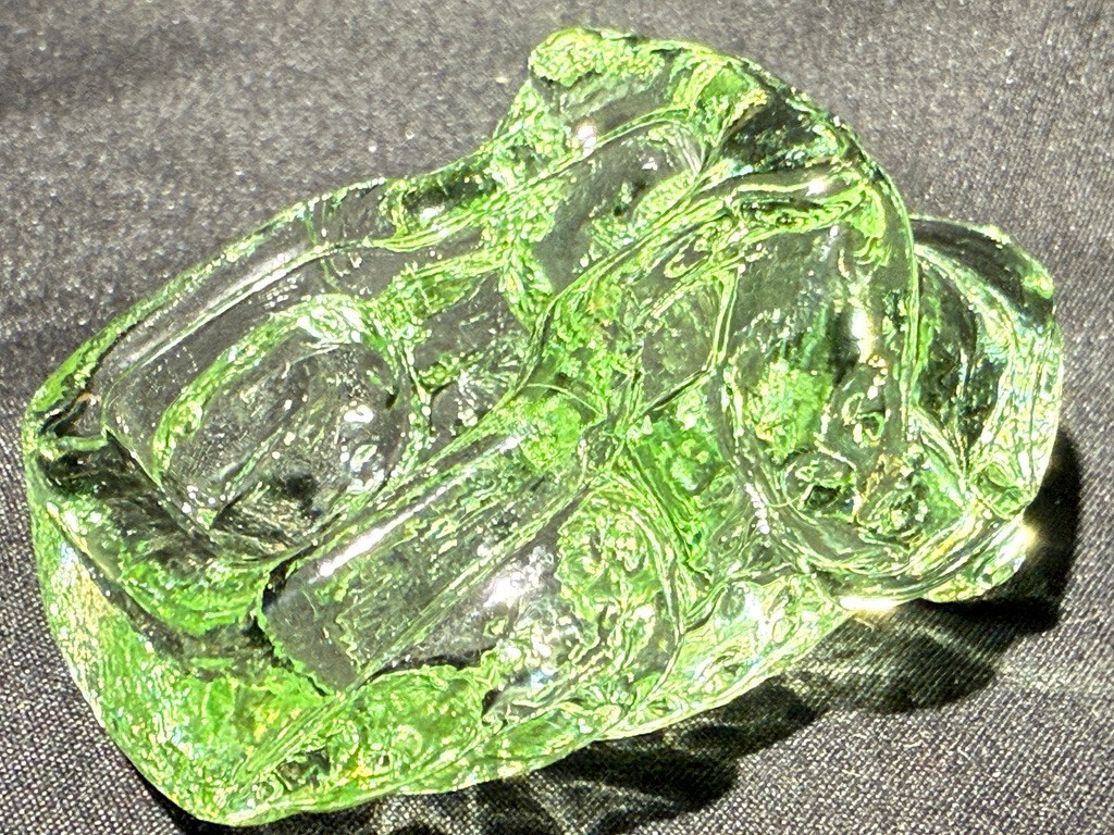green Vaseline uranium glass Jeremy Frog Toad paperweight magnesium selenium art