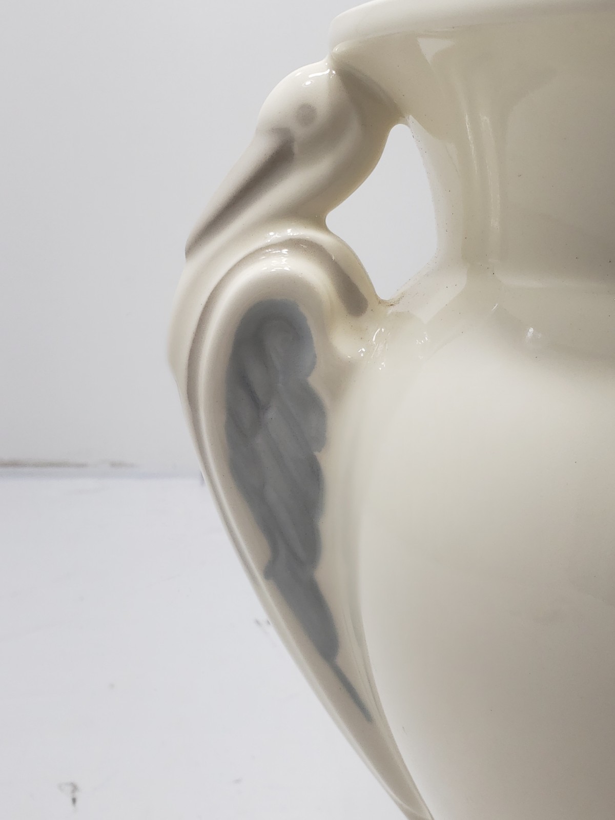 Vintage 1992 Haeger Pottery 12.5″ Floor Vase 9502 Crane / Egret / Heron Handles