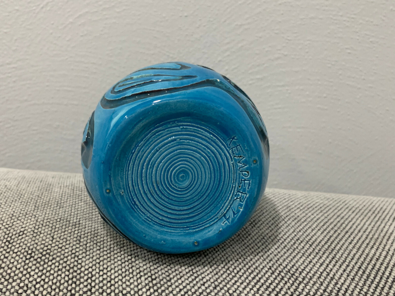 Vintage 1974 Turquoise Blue Glazed Art Pottery Vase Abstract Dec. Signed Kemper