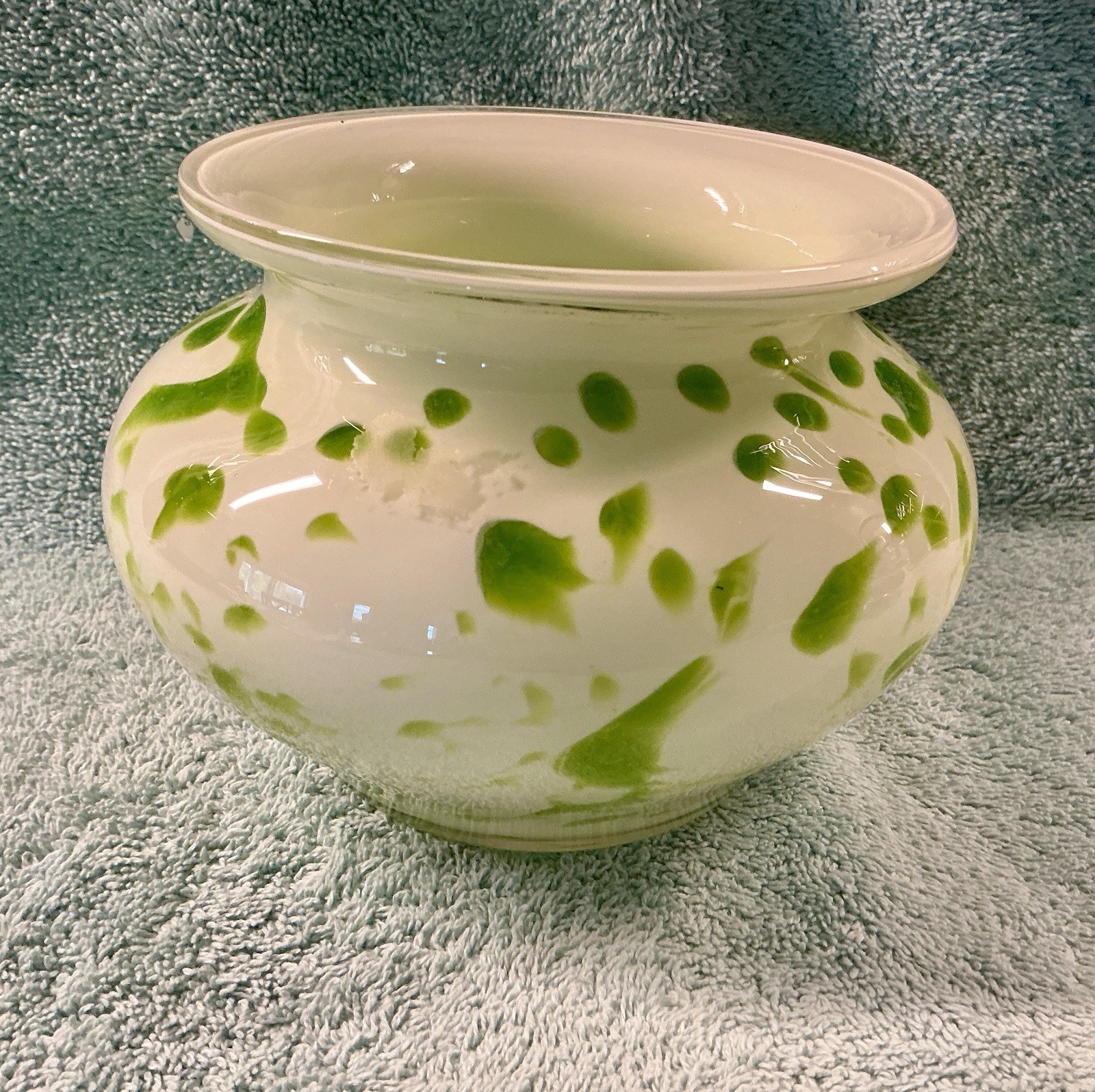 MCM Hand-blown Art Glass Vase w/Green Spatter Decoration on Cream