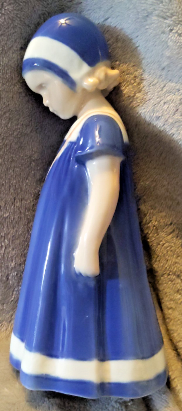 Vintage BING & GRONDAHL Denmark # 1574 Little Girl ELSE 7″ Porcelain Figurine