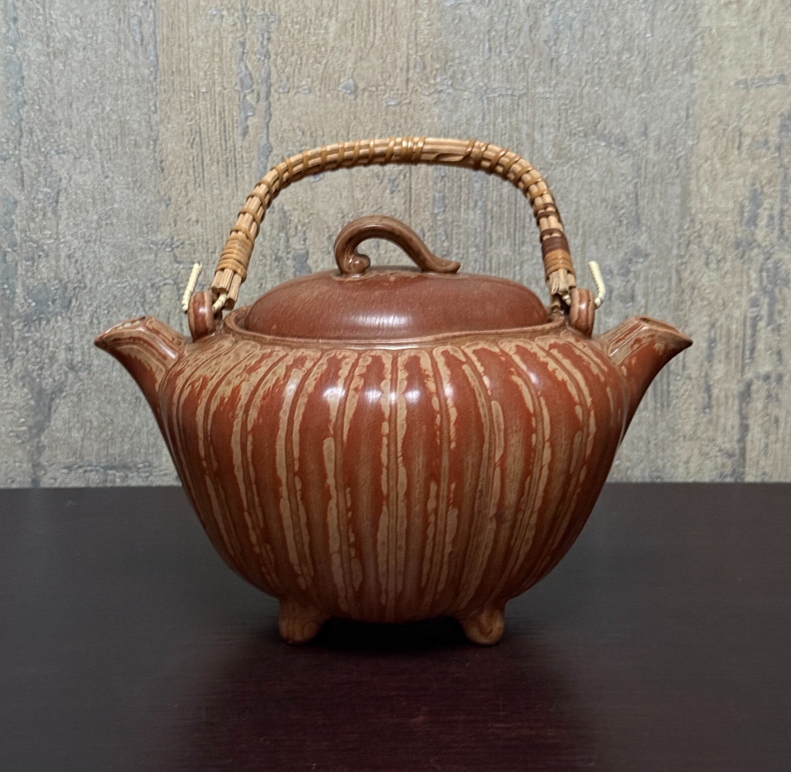 Double -Spouted Made by Gunnar Nylund (GN) for Rostrand Sweden