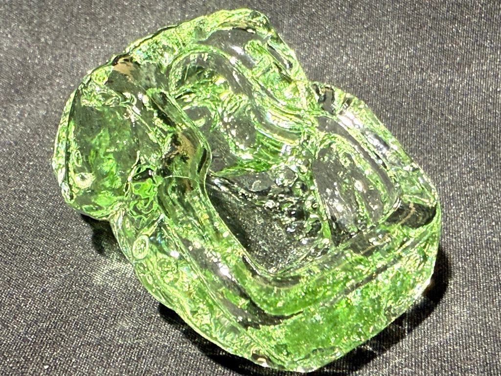 green Vaseline uranium glass Jeremy Frog Toad paperweight magnesium selenium art