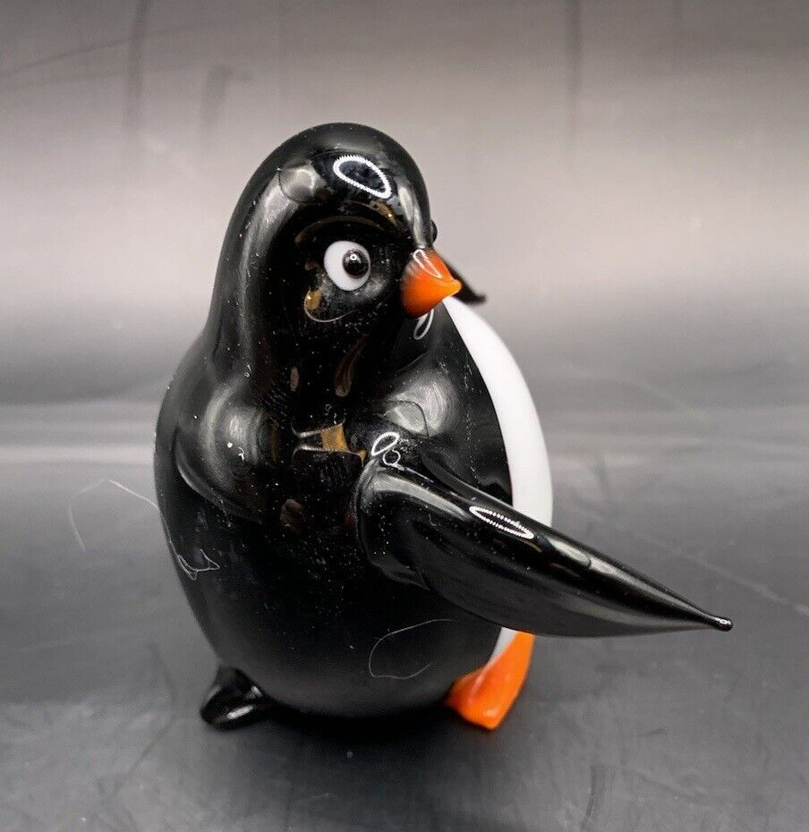 Blown Glass Penquin figurine-2 1/2″ tall