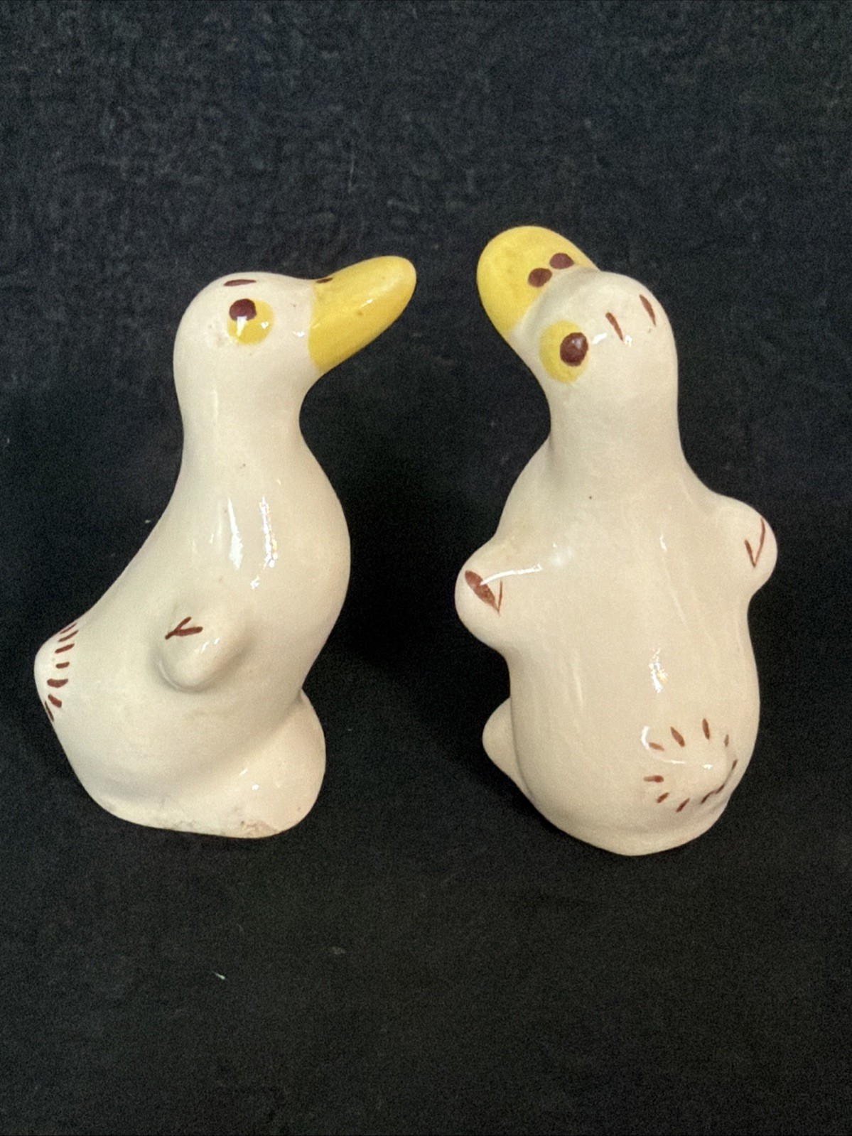 2 Vintage 3″ Rio Hondo Pottery Beak Up Duck Figurines CUTE! Miniature Ceramic