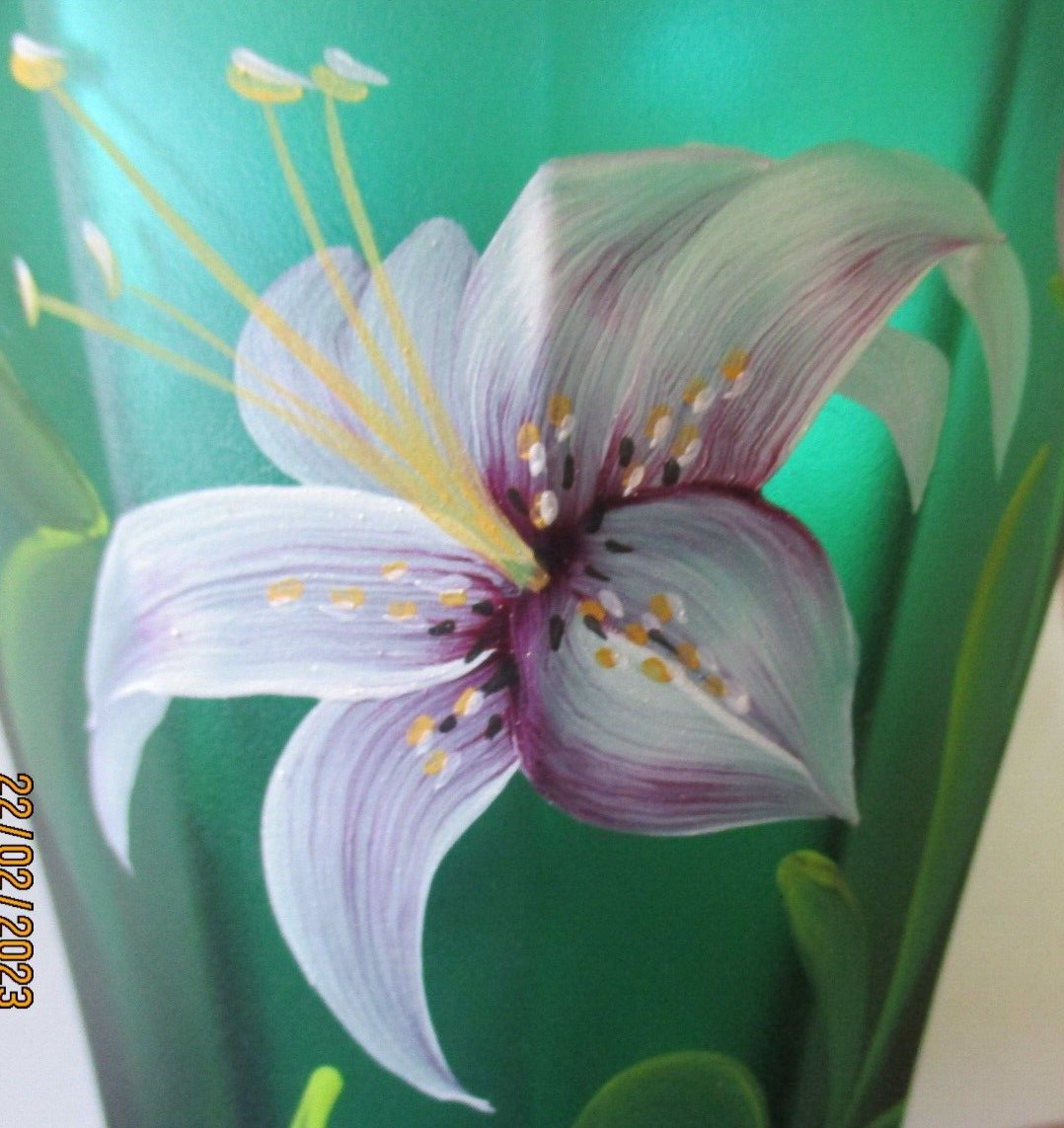 Fenton – Designer Showcase Series, 8 1/4 inch Emerald Green Vase, Excellent