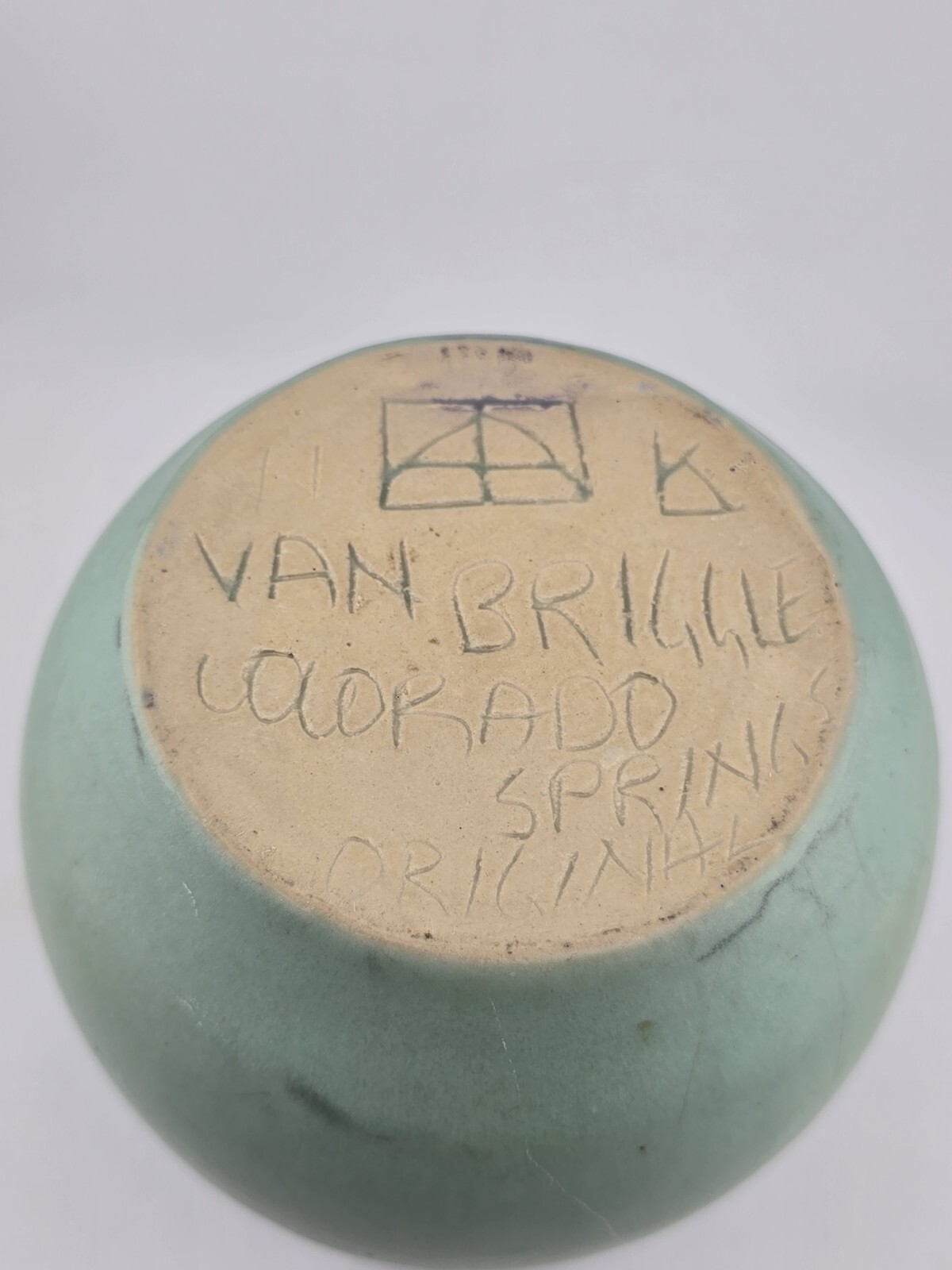 ORIGINAL VAN BRIGGLE HAND THROWN POTTERY VASE TURQUOISE/GREEN