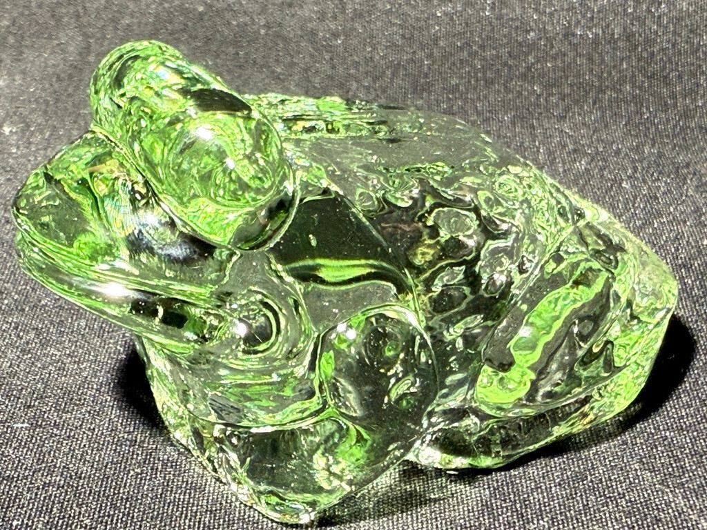 green Vaseline uranium glass Jeremy Frog Toad paperweight magnesium selenium art