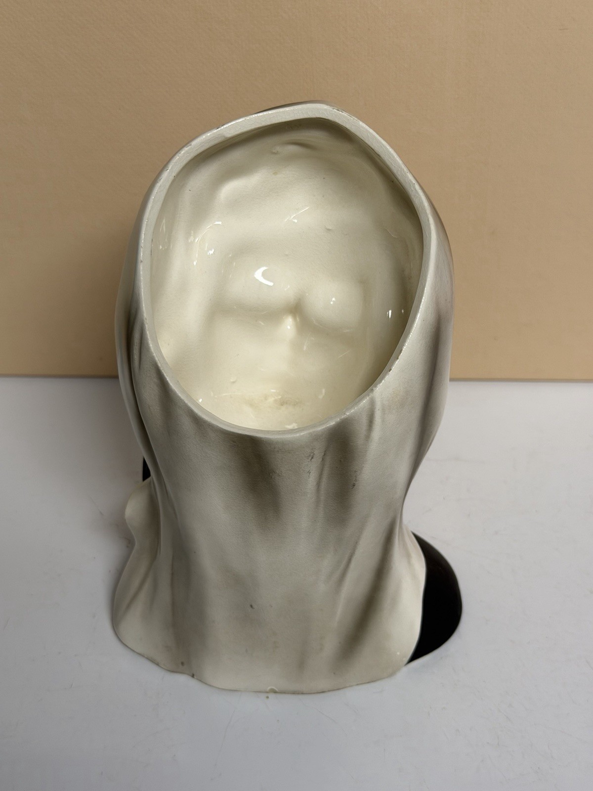1964 Inarco (Original Label) JFK Jackie Kennedy Mourning Head Vase E-1852 6″