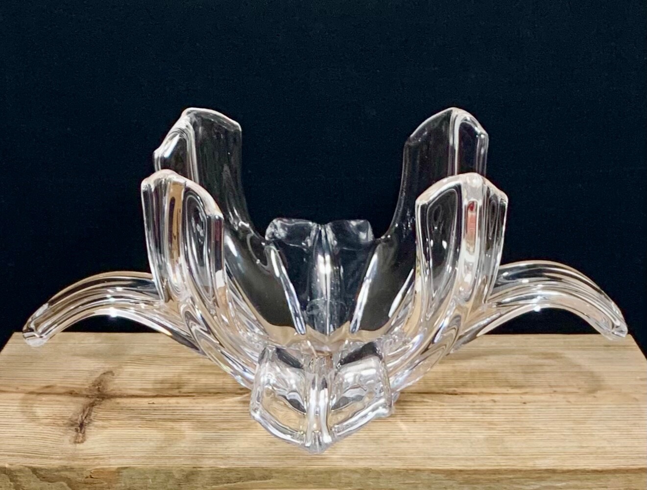 Art Vannes Le Chatel Crystal Waves French Crystal Centerpiece Console Bowl