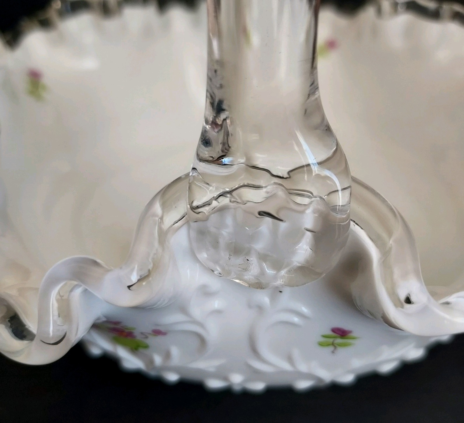 Vtg 8″ Fenton Silver Crest Spanish Lace Milk Glass Violets in Snow Basket Signed
