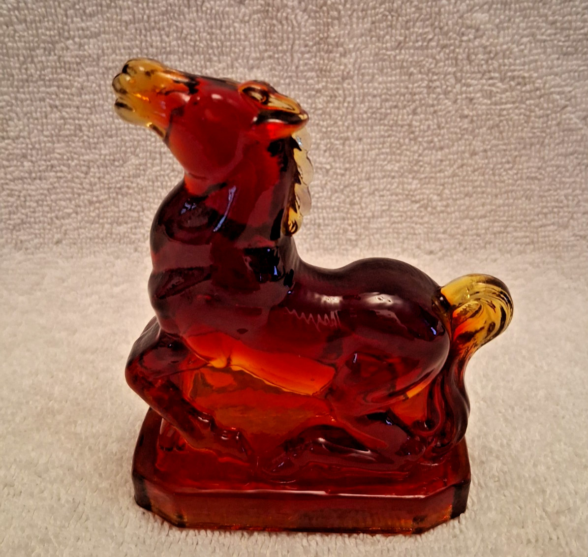 VTG BOYD ART GLASS 4 IN. RED FLAME AMBERINA JOEY HORSE FIGURINE *CADMIUM GLOW*
