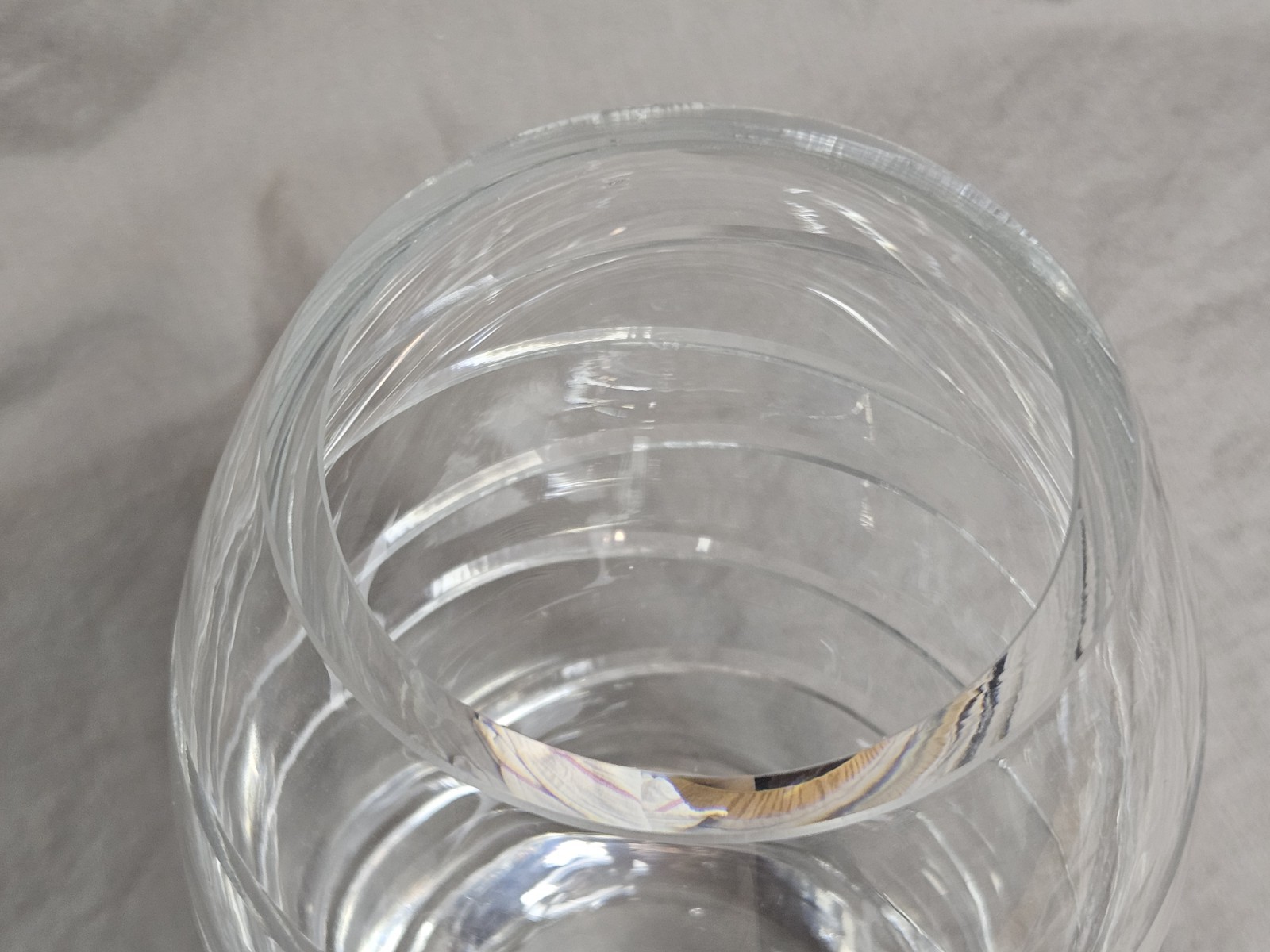 Heavy 8″ Clear Glass Barrel Vase w/ Horizontal Bands – 2.5 lbs Decorative