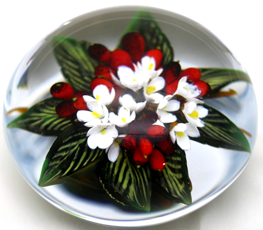 BEAUTIFUL Magnum RICK AYOTTE Flowers & Berries BOUQUET Art Glass PAPERWEIGHT