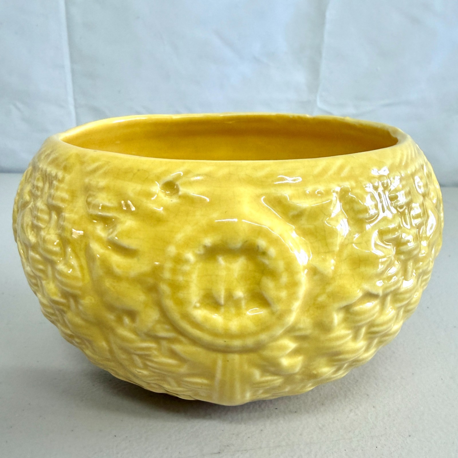Vintage 1930s McCoy Yellow Basket Weave Jardiniere Planter Bowl 5.5in