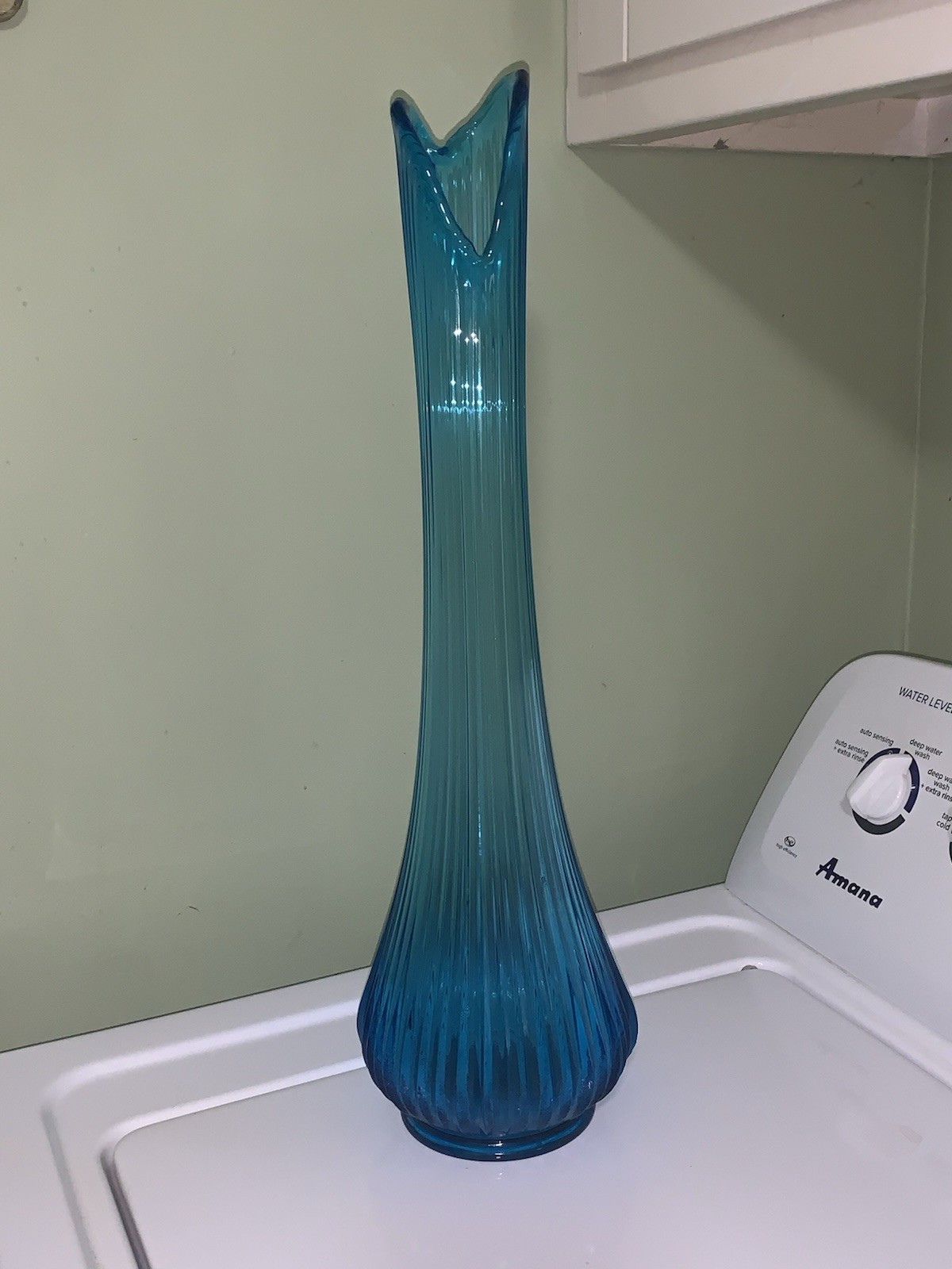 Vintage L E Smith Peacock Blue Big Butt Ribbed Swung Stretch Vase 20 1/2″ MCM