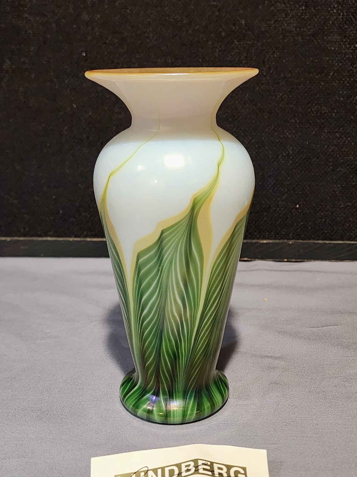 2000 Lundberg Studios Magnolia Petite Green Gold Aurene Vase 7 3/8″