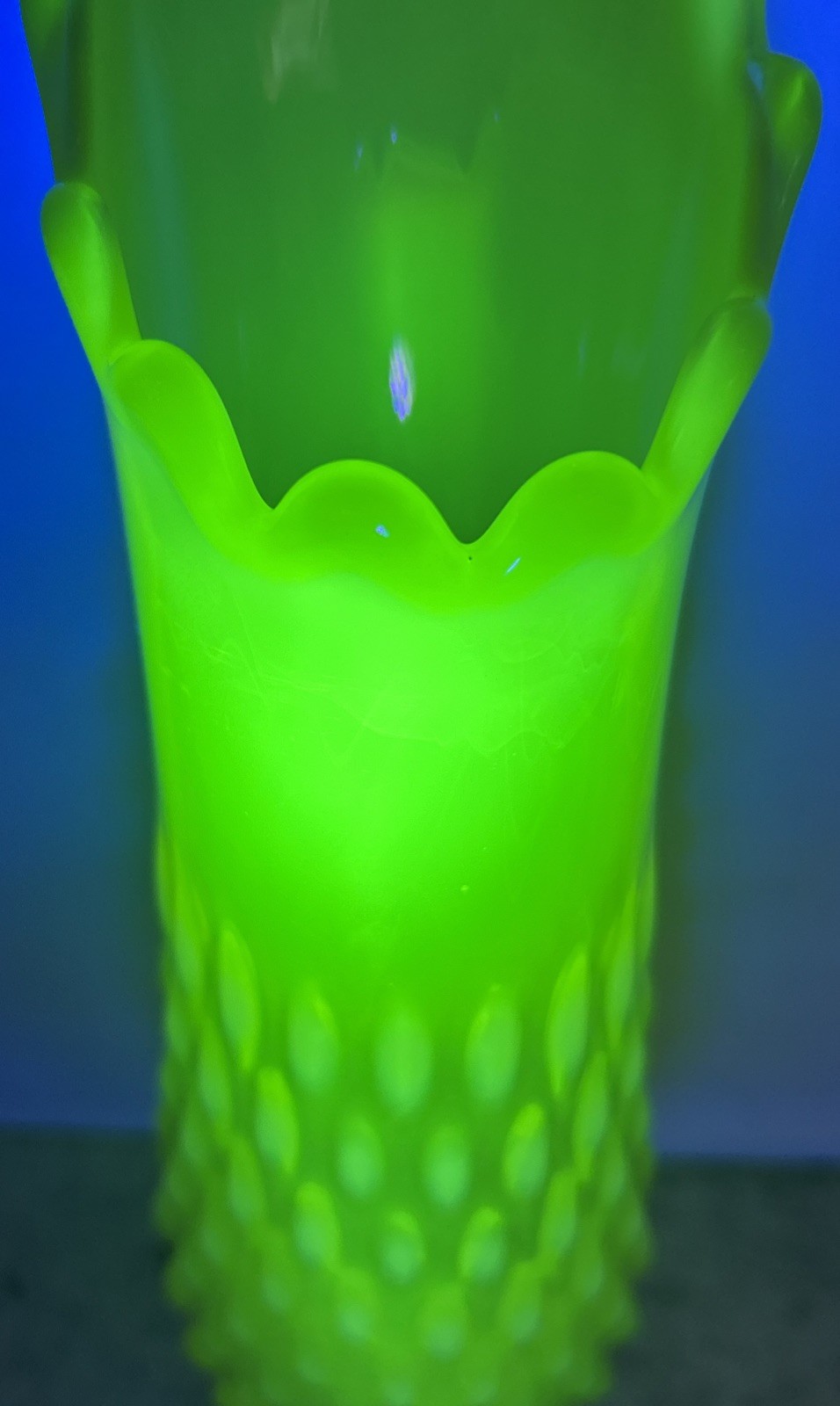 Beautiful Fenton Art Glass Uranium Green Opalescent Hobnail Swung Vase 13”-H