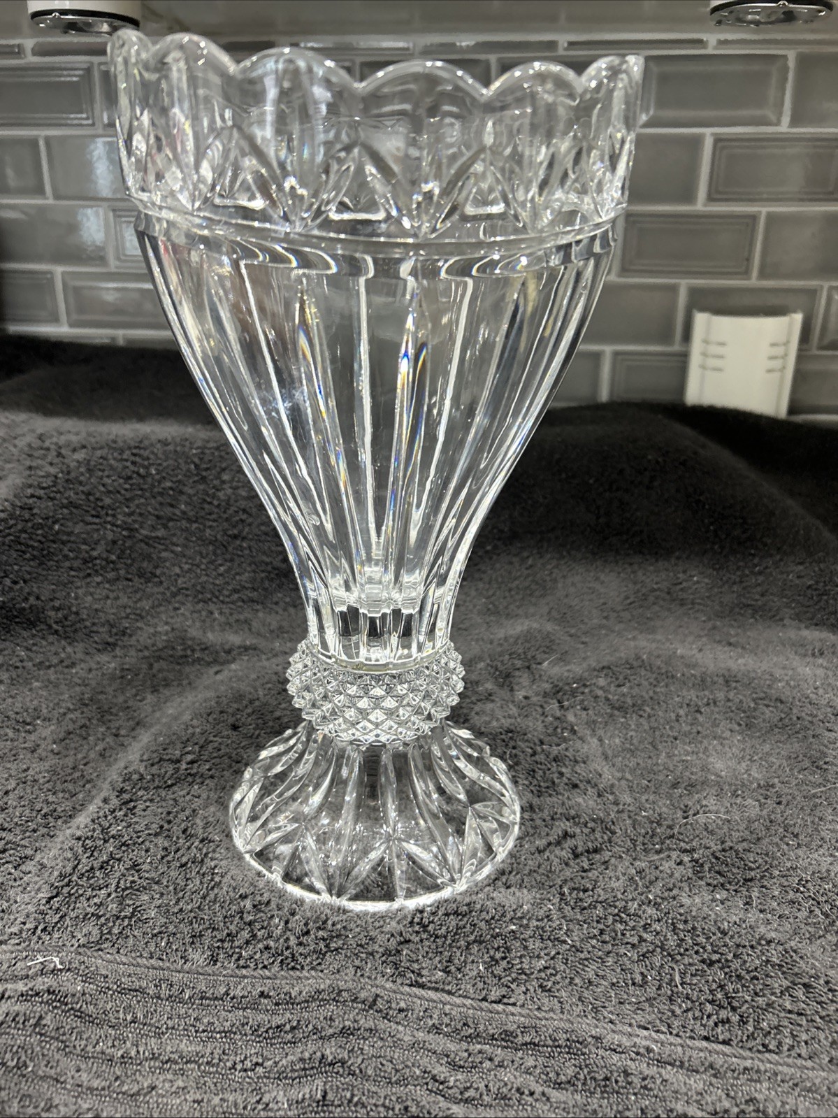 Shannon by Godinger Olympia Large 24% Lead Crystal Vase 11.5″ T Unmarked ￼