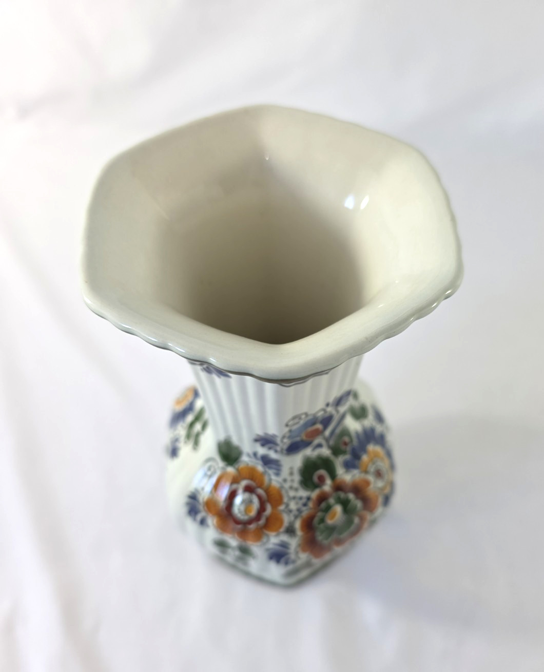Vintage Delft Polychroom Handwerk Handpainted Flower Vase Made in Holland 8″