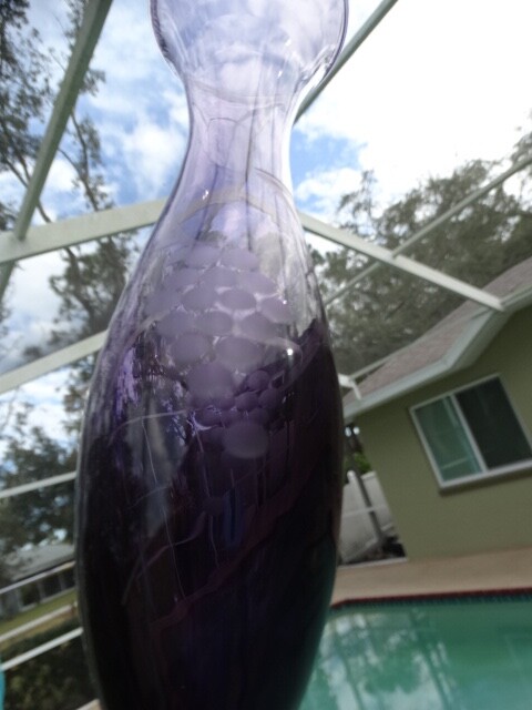 Italian Empoli Amethyst 10″ Bud Vase w/ Clear Twist Stem Wheel Cut Grapes EUC