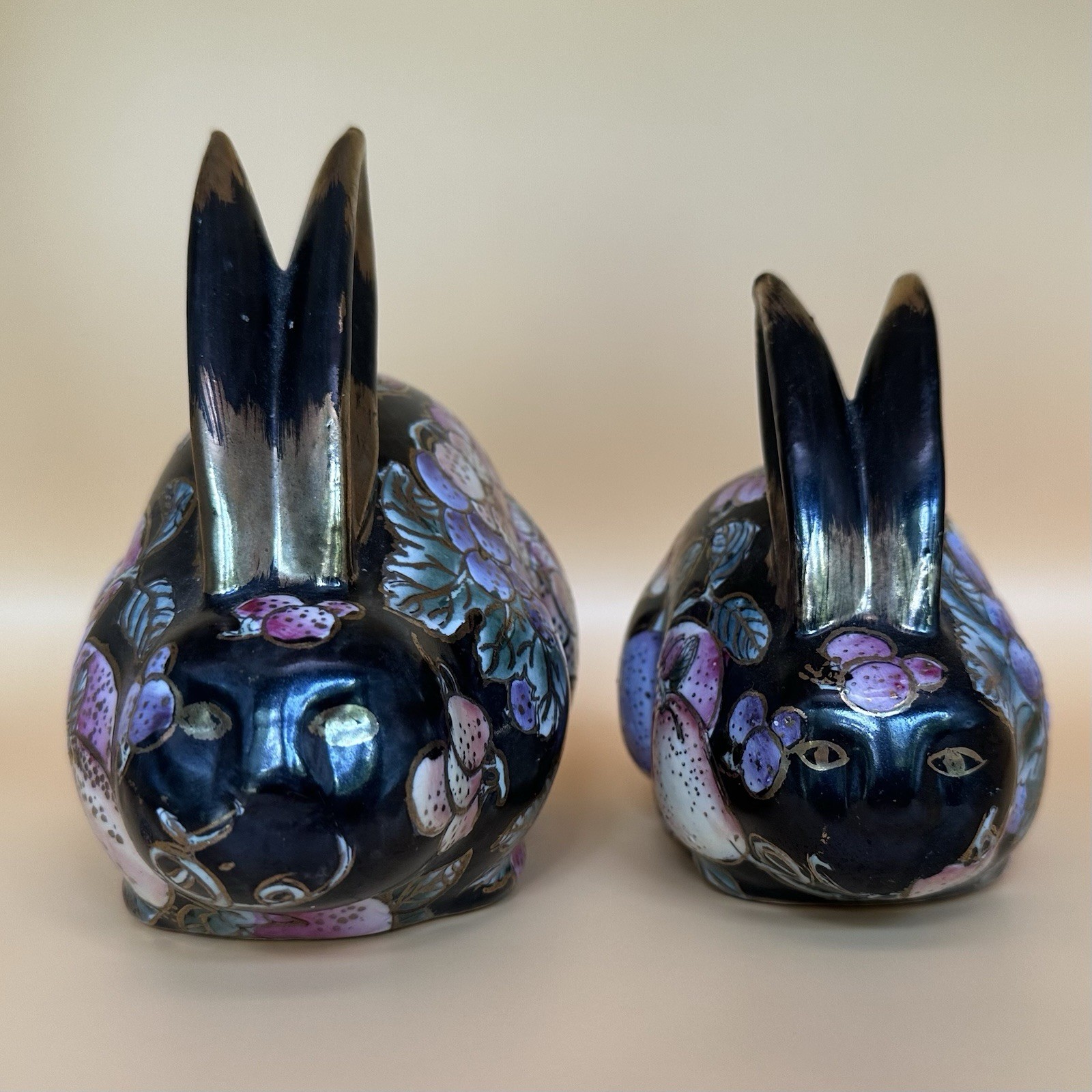 Vtg Andrea by Sadek Porcelain Bunny Figurines Black Chinoiserie Floral Set 2