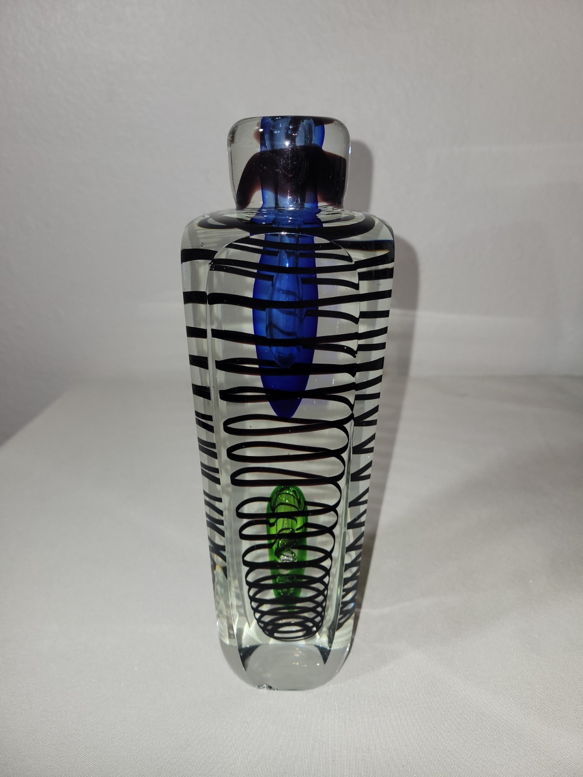 Unique Art Controlled Bubble Blue/Green Heavy Art Vase 9¾” Tall. Pre-Owned
