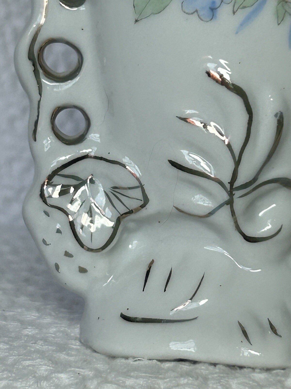 Bud Vase Oval Unbranded Made In China Porcelain Handpainted Gold Details GUC