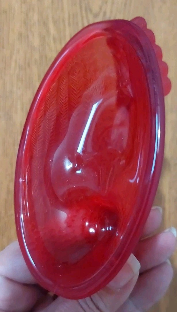 Red Frosted Hen On Nest Glass Candy Dish 3 1/2 T x4 3/4 L NEW