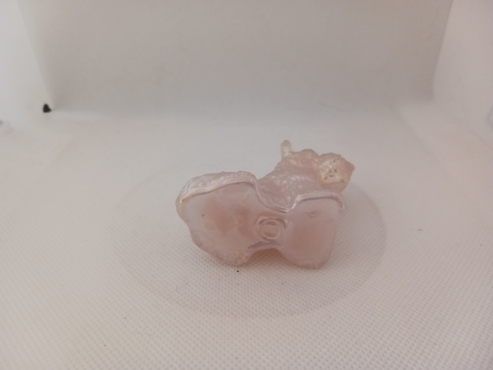 Boyd Art Glass Duke the Scottie – Rose Blush Carnival – produced on 4-29-2004