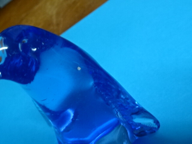 US Commemorative Fine Arts Gallery Blue Art Glass Figurine Penguin