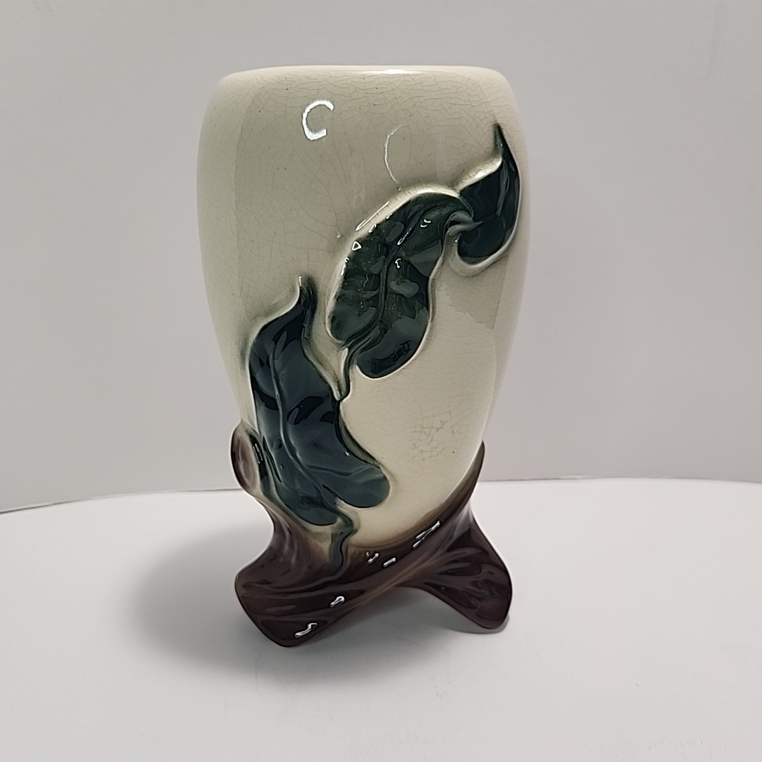 Vintage Royal Copley Tri Footed Vase Philodendron Ivy Vine ArtDeco 7.5”Tan Green