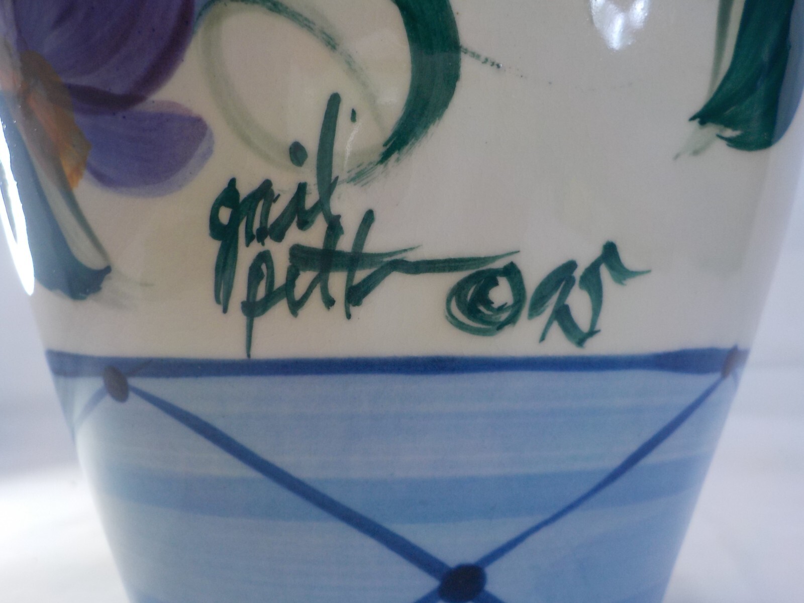 Vintage Gail Pittman Vase Signed 1995 Hand Painted 9 3/4” Tall 6″ wide