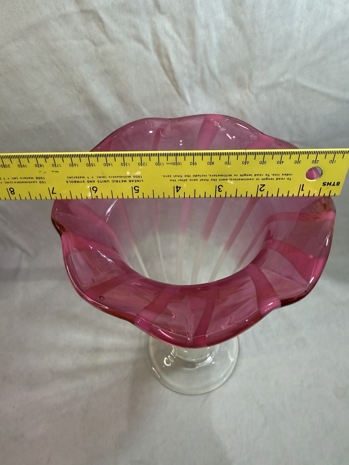 Vtg Hand Blown Art Glass Vase Pink White Pulled Feather Ruffled Rim 10 3/4 in